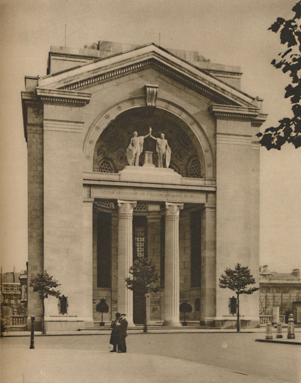 بوش هاوس ، إضافة أمريكية إلى لندن بعد الحرب ، c1935. بواسطة دونالد ماكليش