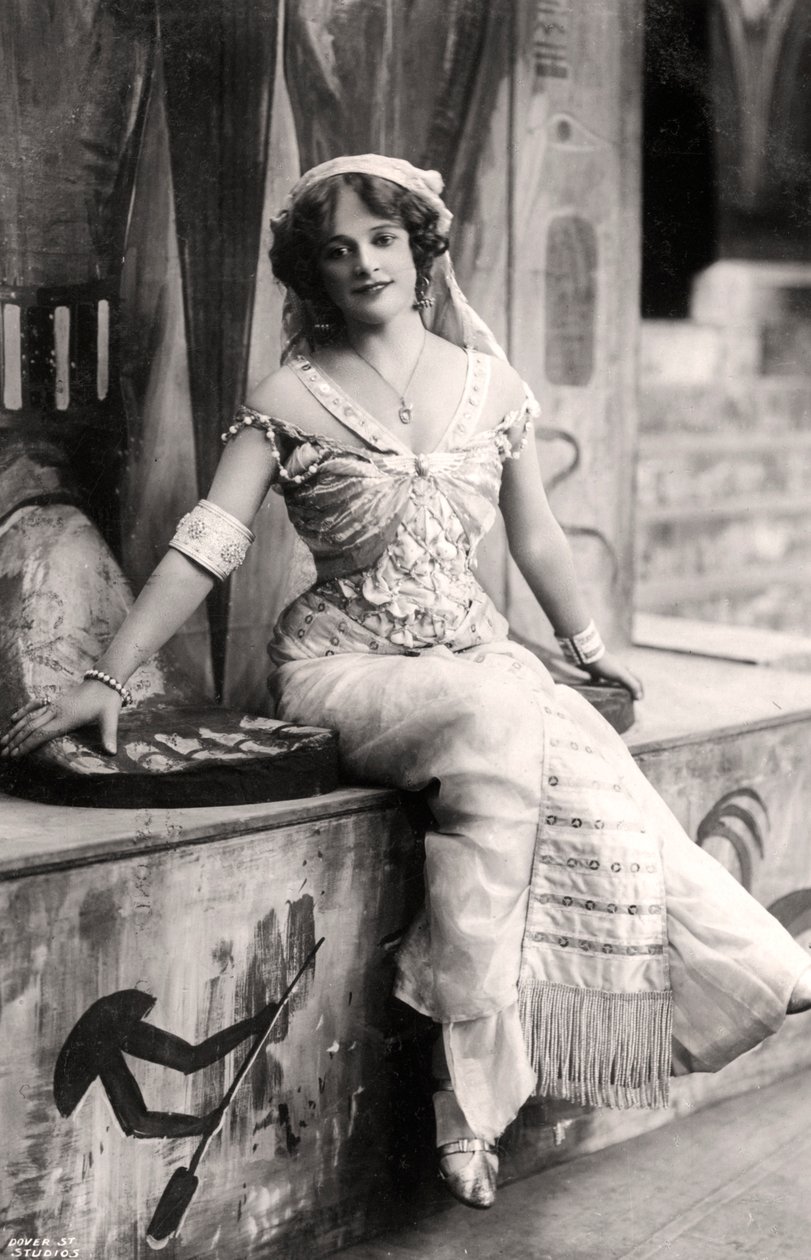 مادج فنسنت ، مغنية وممثلة ، 1900. بواسطة استوديوهات دوفر ستريت