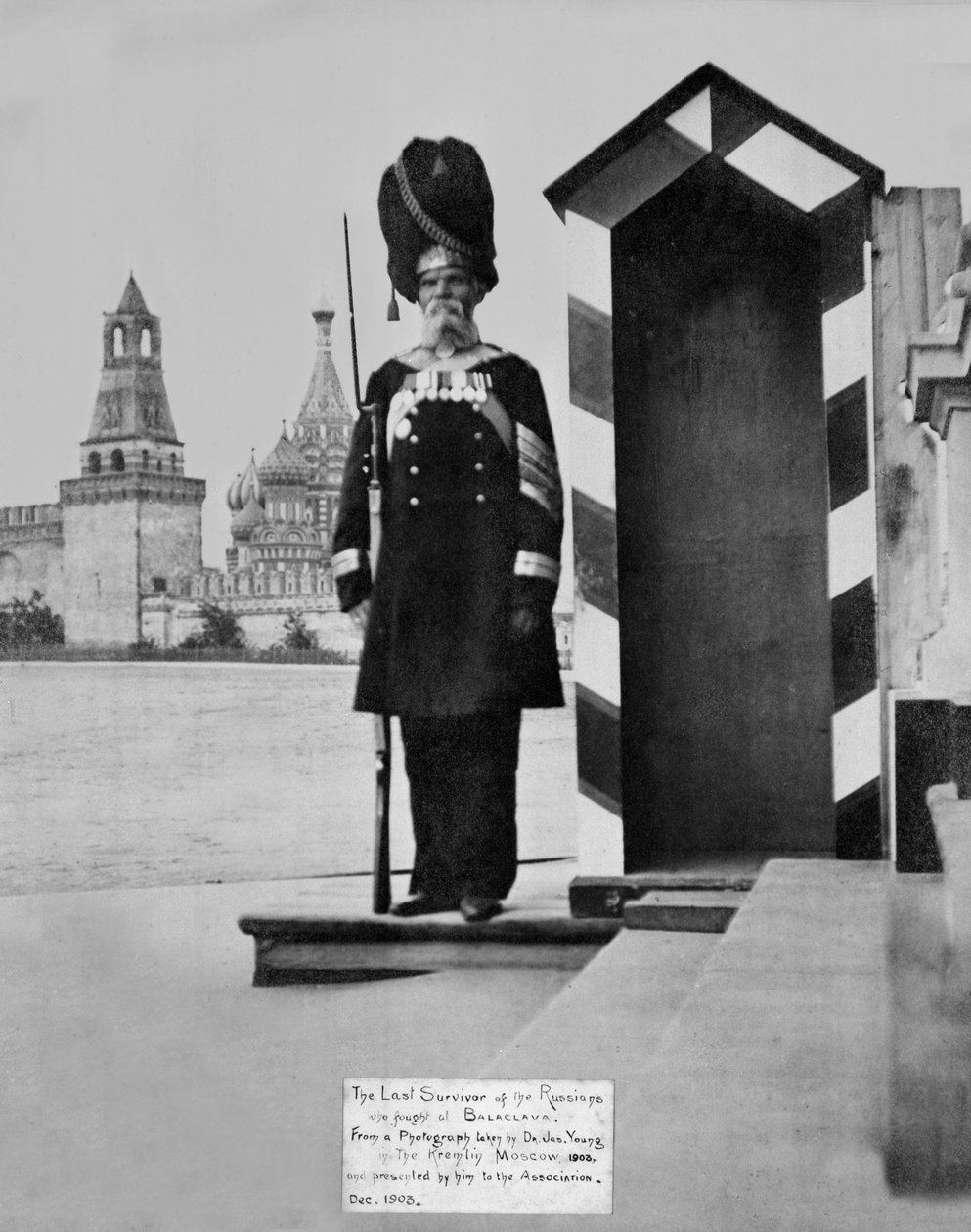 آخر الناجين من الروس الذين قاتلوا في بالاكلافا ، موسكو ، 1903 بواسطة د. جيمس يونغ
