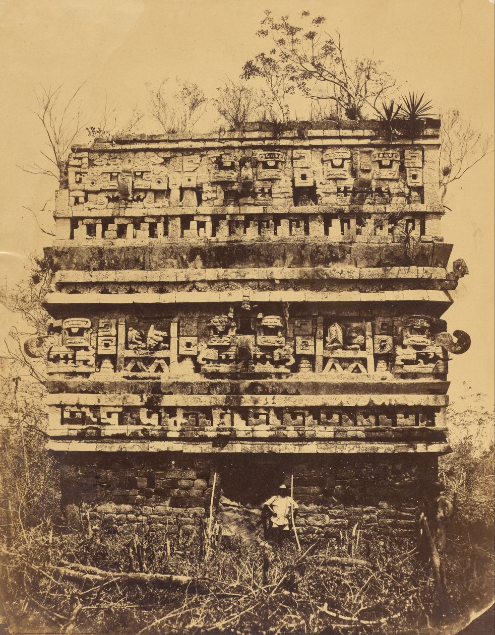 Chichén-Itzá- الجناح الأيمن لقصر الراهبات بواسطة ديزيريه شارناي