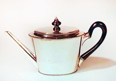 إبريق شاي من سفالتي ستريبك ، أمستردام ، 1792 (فضي) بواسطة المدرسة الهولندية
