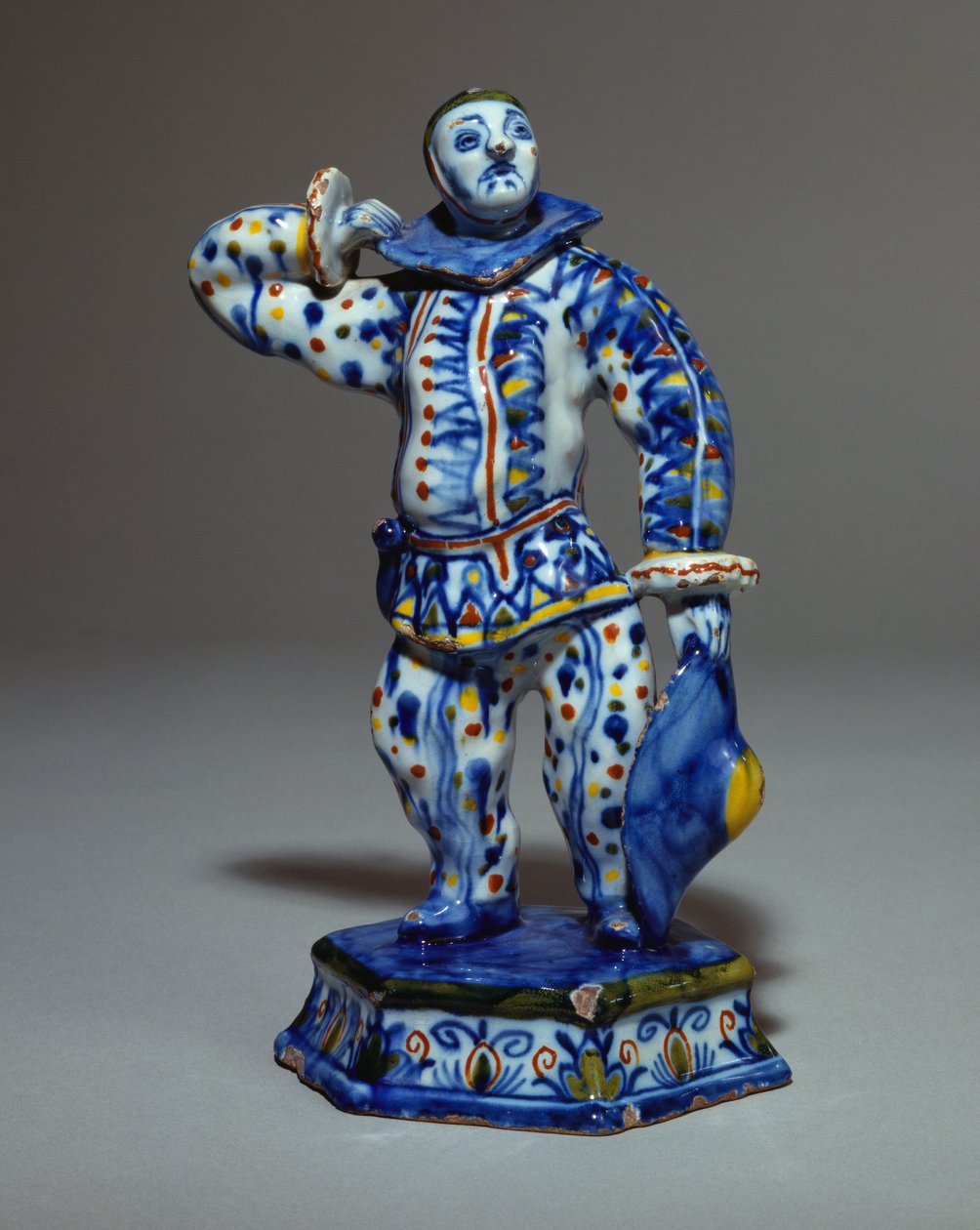 شخصية Delft الهولندية من Harlequin ، حوالي عام 1720 بواسطة المدرسة الهولندية