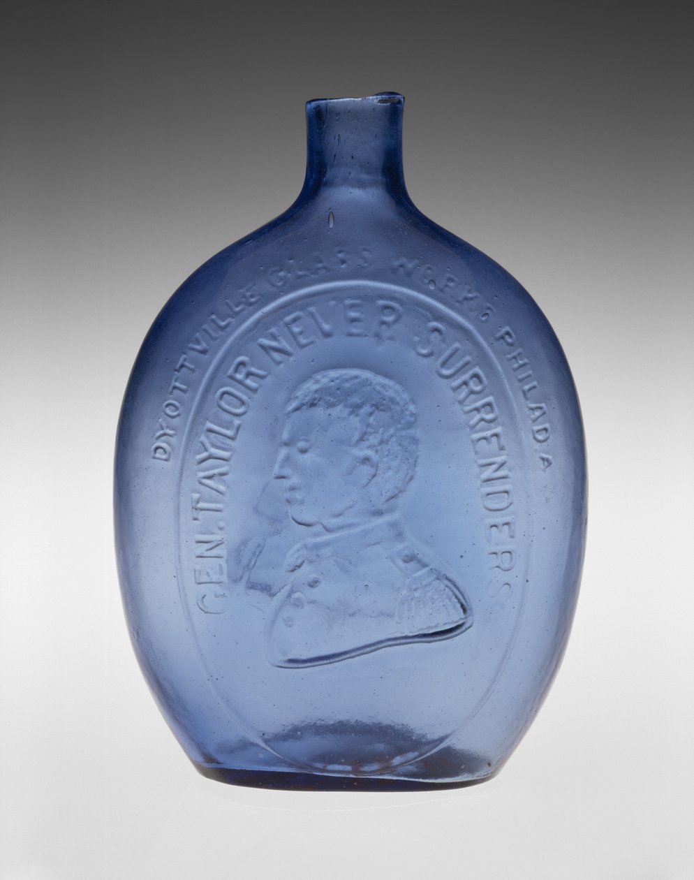 Figured Flask, c. 1847 (non-lead glass) بواسطة أعمال ديوتفيل للزجاج
