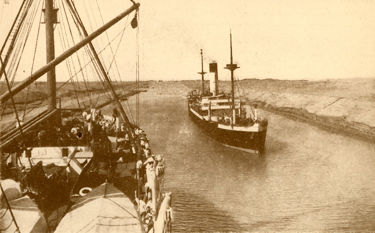 مرور البواخر في قناة السويس عام 1930. بواسطة ENA