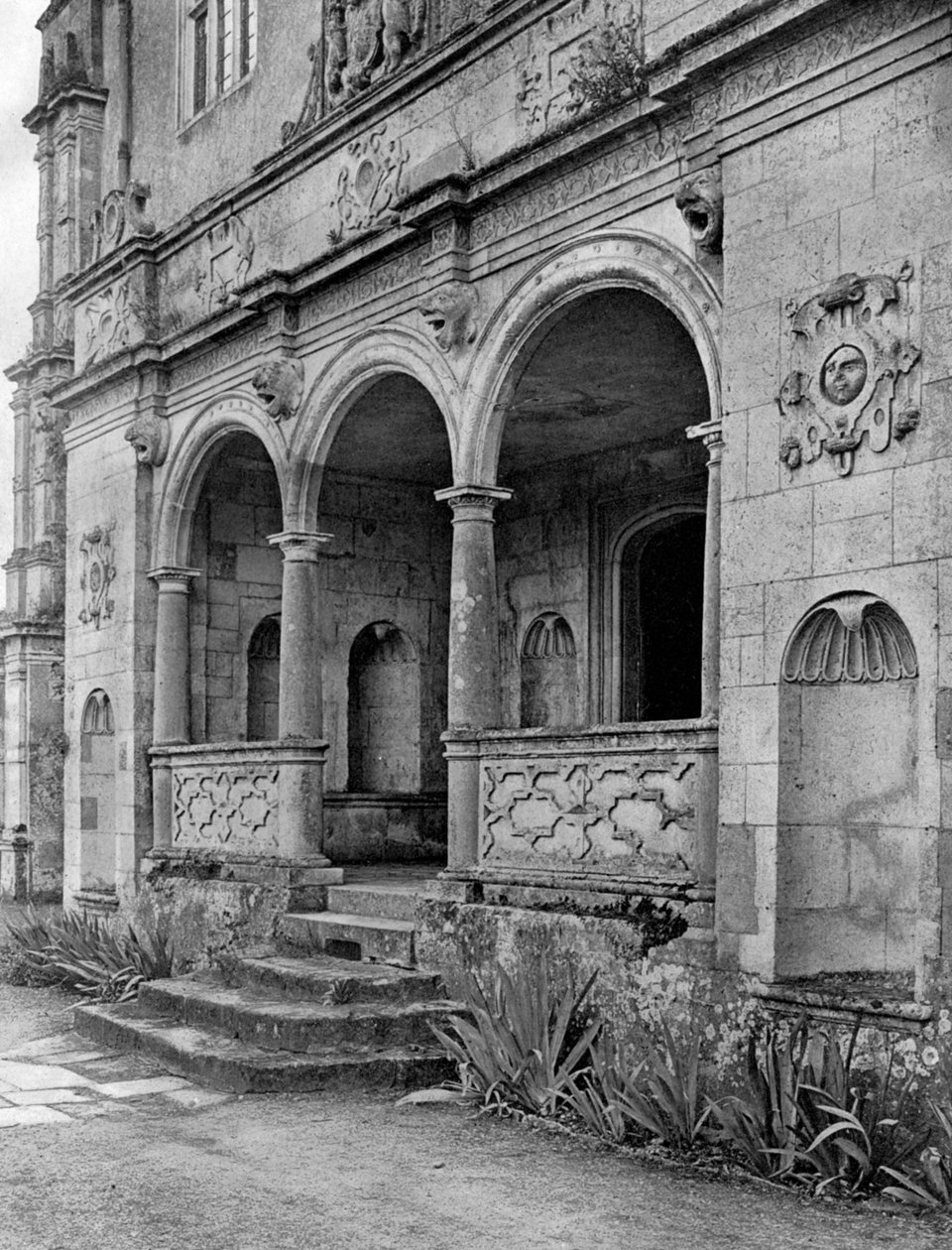 لوجيا ، كرانبورن مانور هاوس ، دورست ، 1924-1926. بواسطة E. نذل