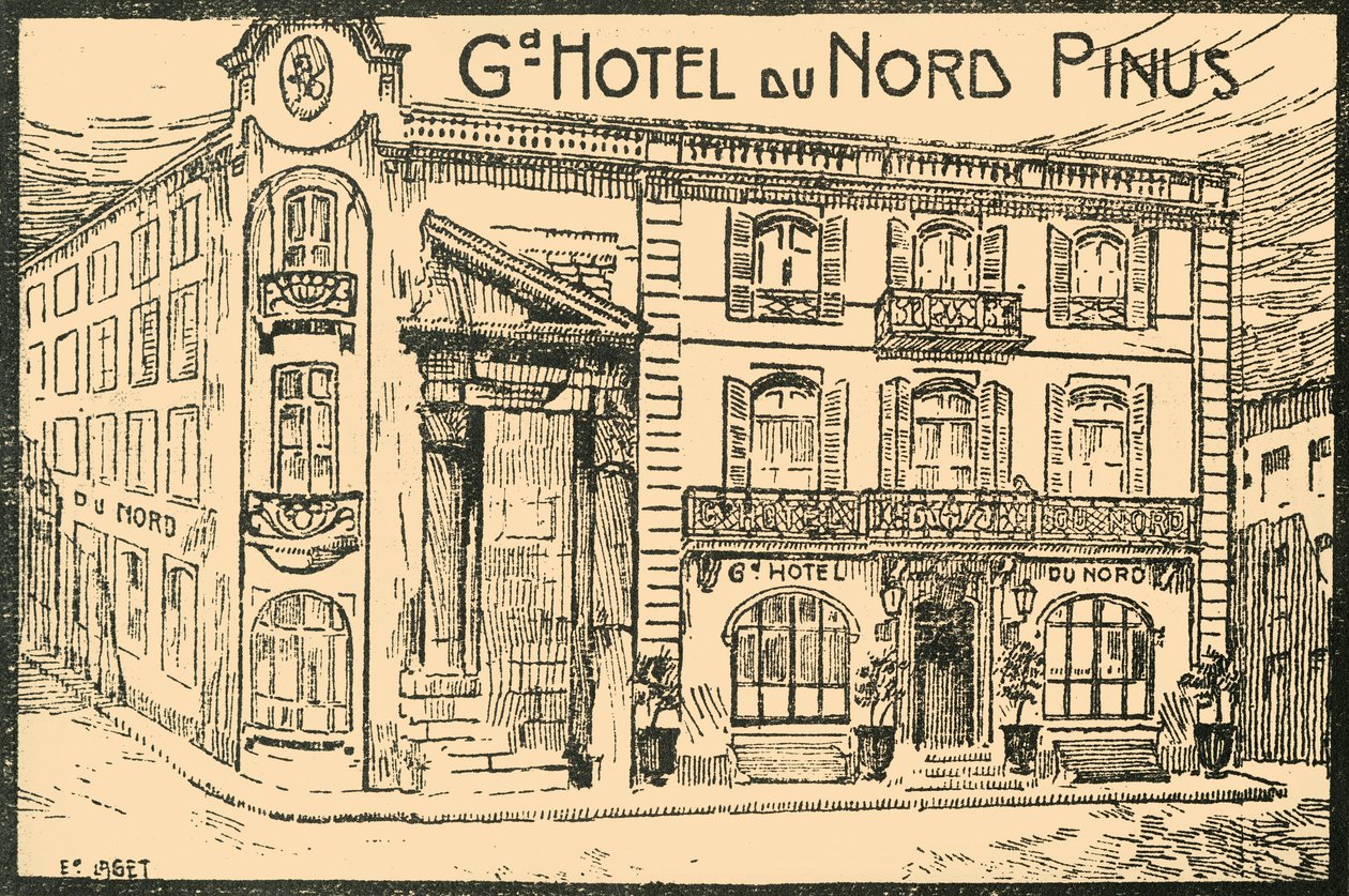 "Facade De L'Hotel - Front of the Hotel" ، حوالي عام 1920. بواسطة إي لاجيت