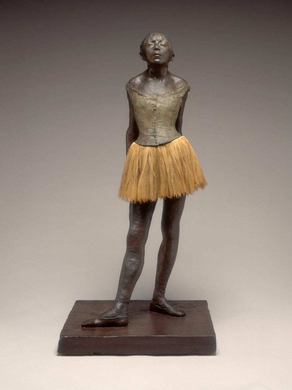 Little Dancer البالغ من العمر أربعة عشر عامًا ، من المحتمل أن يكون عام 19201921 ، بعد الشمع الأصلي على غرار 1878-1881. بواسطة إدغار ديغا
