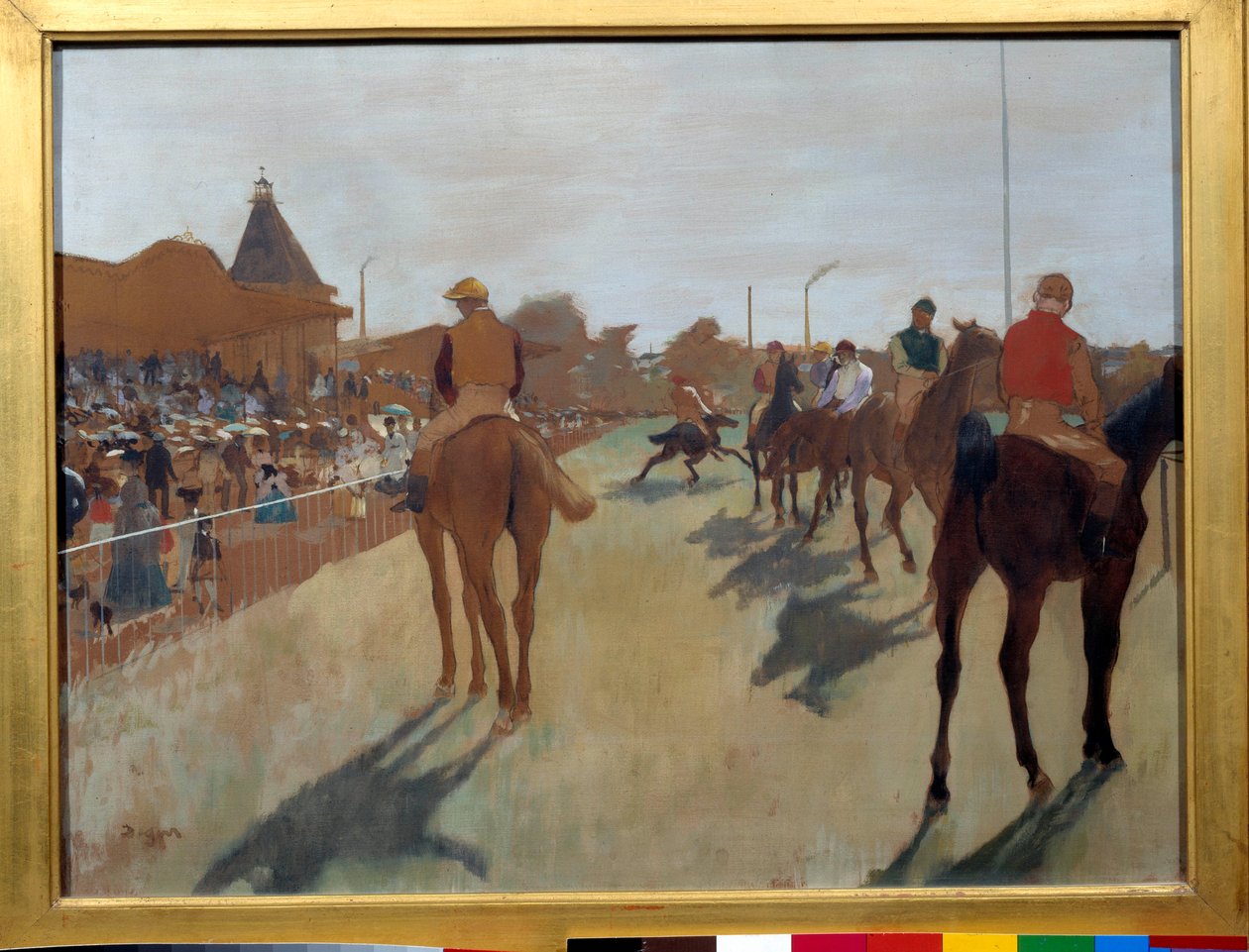 يقول الدنس "" سباق الخيول أمام المدرجات "لوحة رسمها إدغار ديغا (1834-1917) 1866-1868. خافت. 0.46 × 0.61 م. باريس ، متحف أورسيه بواسطة إدغار ديغا