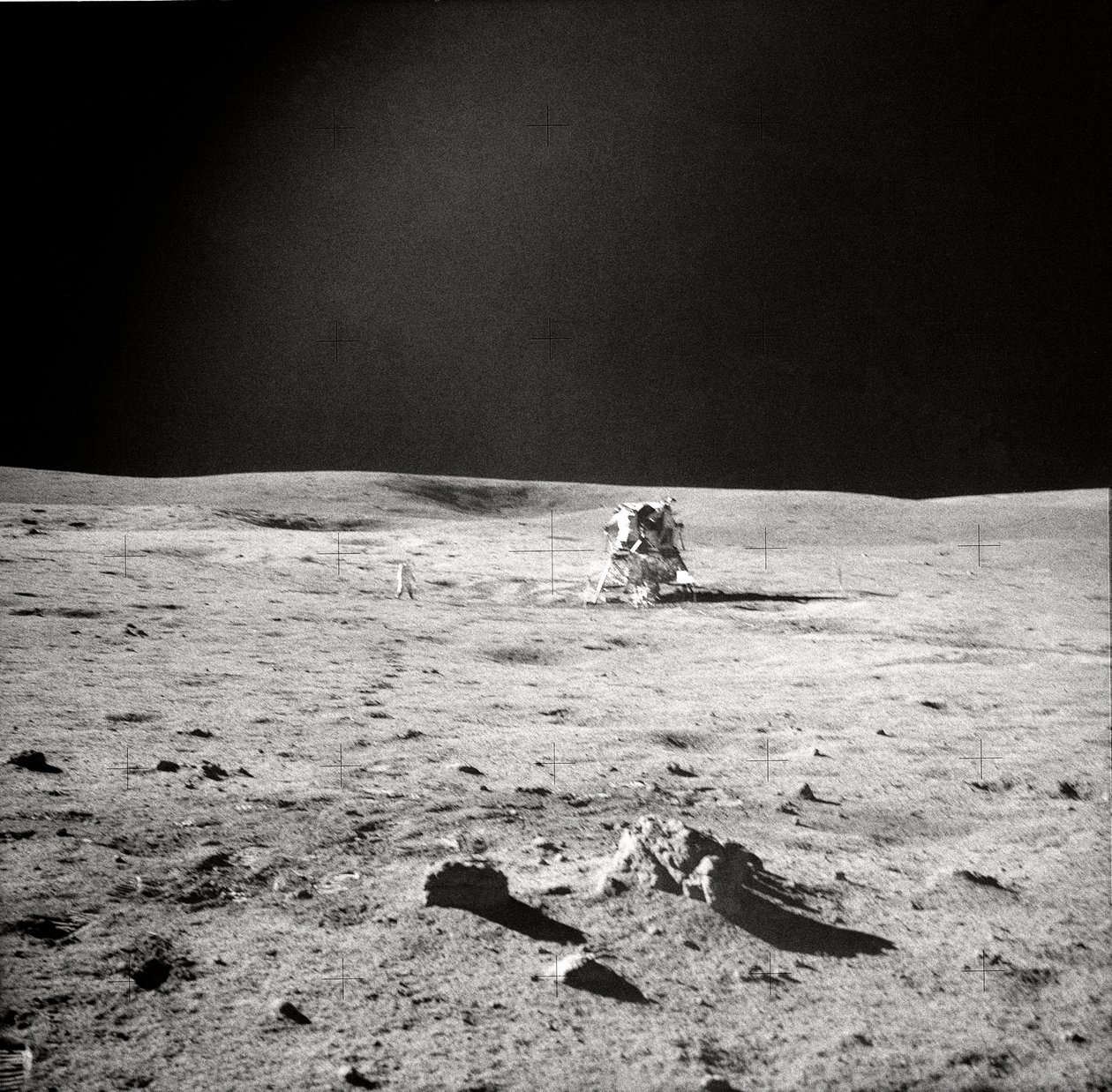 أبولو 14 عرض EVA ، سطح القمر ، 1971. بواسطة إدغار ميتشل