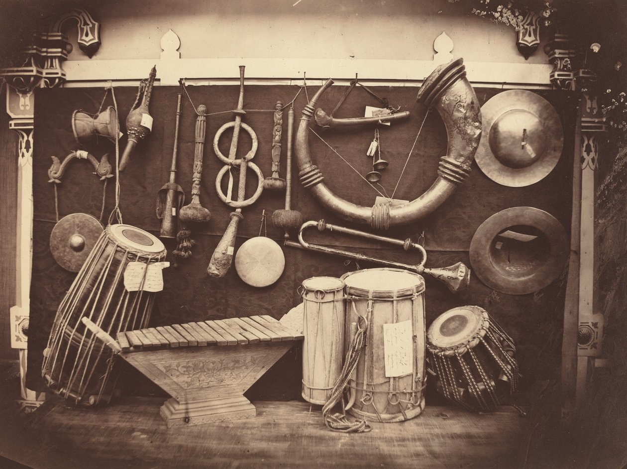 حياة صامتة لآلات موسيقية، ج. 1863 (صورة فوتوغرافية) بواسطة إدموند ليبل