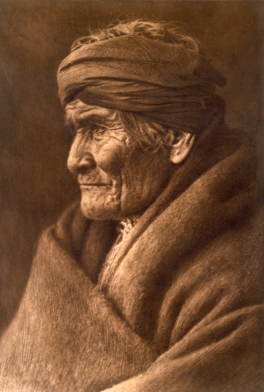 جيرونيمو ، رئيس أباتشي ، كرجل عجوز في عام 1907 (حفر ضوئي) بواسطة إدوارد شريف كيرتس