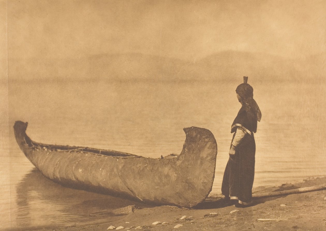 على شاطئ البحيرة - كوتناي ، 1910. بواسطة إدوارد شريف كيرتس