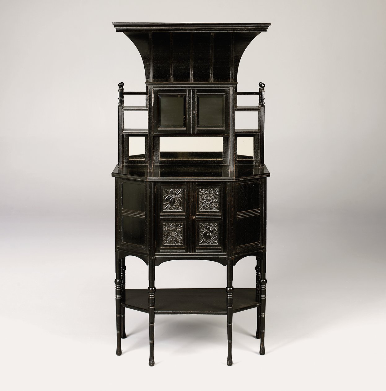 مجلس الوزراء Ebonised ، c.1873 بواسطة إدوارد ويليام جودوين