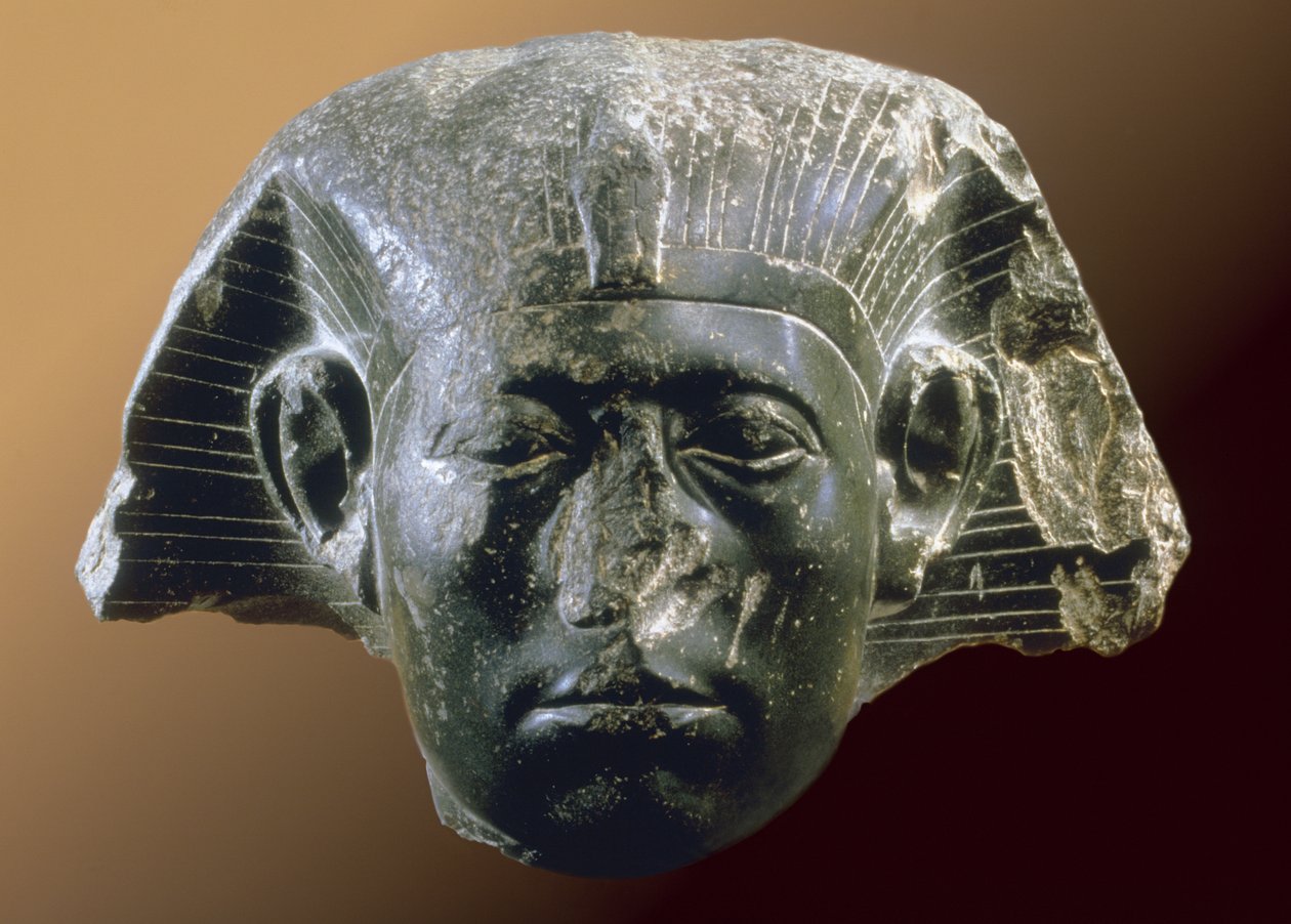 رأس بورتريه لسيسوتريس الثالث (1878-1843 قبل الميلاد) من أبو الهول ، المملكة الوسطى ، c.1850 قبل الميلاد (ديوريت) بواسطة الأسرة الثانية عشرة المصرية