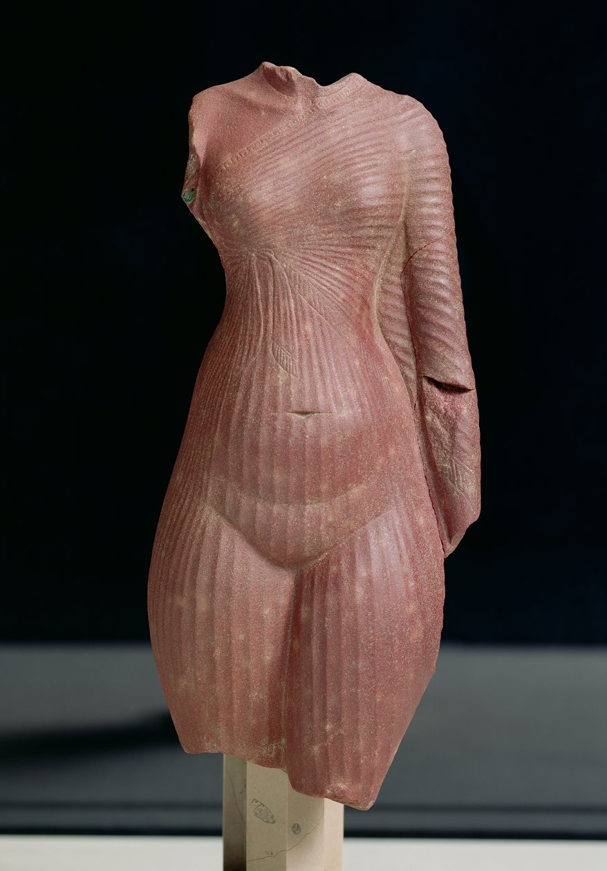 أنثى الجذع ، ربما الملكة نفرتيتي ، فترة العمارنة (1365-1349 قبل الميلاد) المملكة الحديثة (كوارتزيت) بواسطة الأسرة الثامنة عشر المصرية