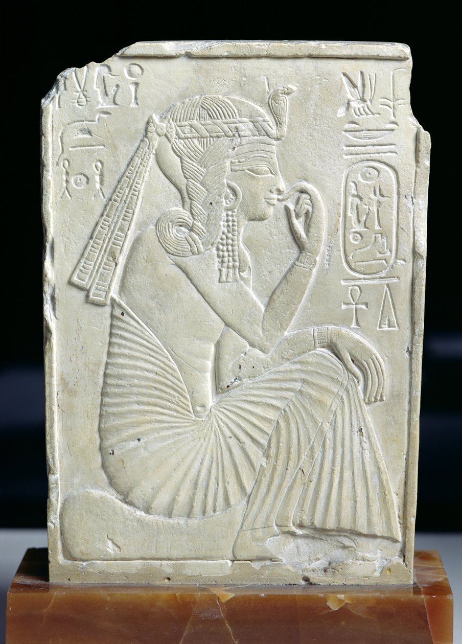 نقش يصور رمسيس الثاني (1279-1213 قبل الميلاد) وهو طفل ، المملكة الحديثة (الحجر الجيري) بواسطة الأسرة المصرية التاسعة عشرة