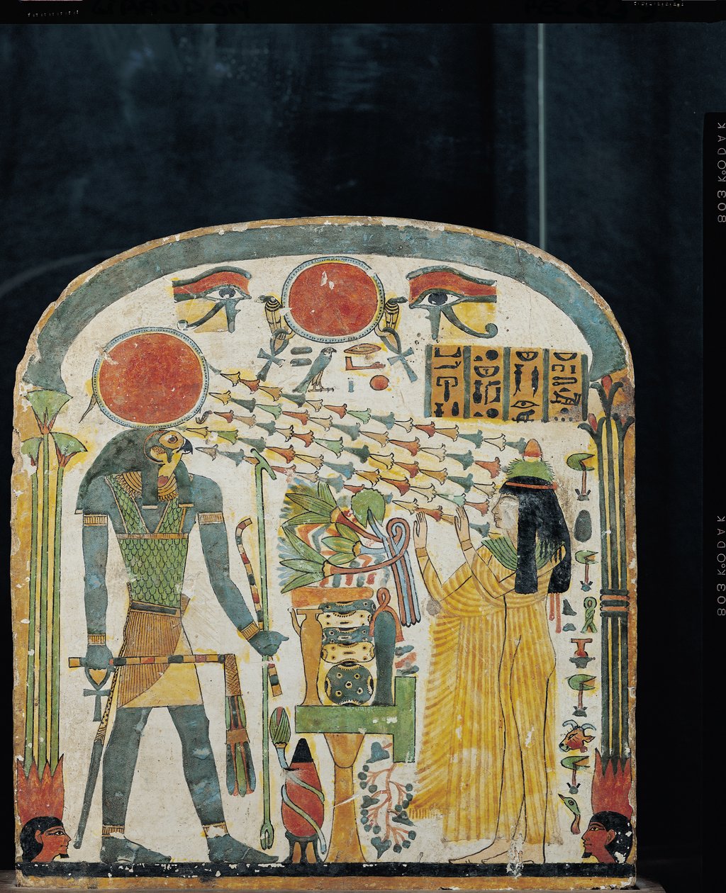 Stele of the Lady Taperet before Re-Horakhty ، c.1000 قبل الميلاد (خشب مجصص ومطلي) بواسطة الأسرة المصرية الثانية والعشرون