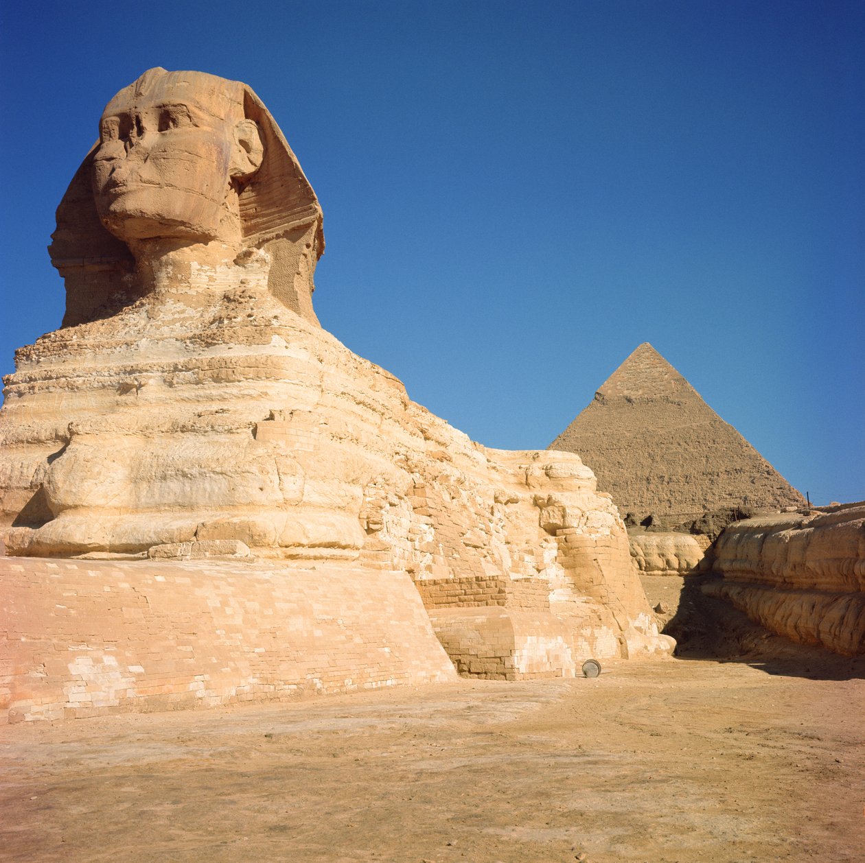 أبو الهول وهرم خفرع ، الجيزة ، المملكة القديمة 2613-2494 قبل الميلاد (انظر أيضًا 59243) بواسطة الأسرة الرابعة المصرية