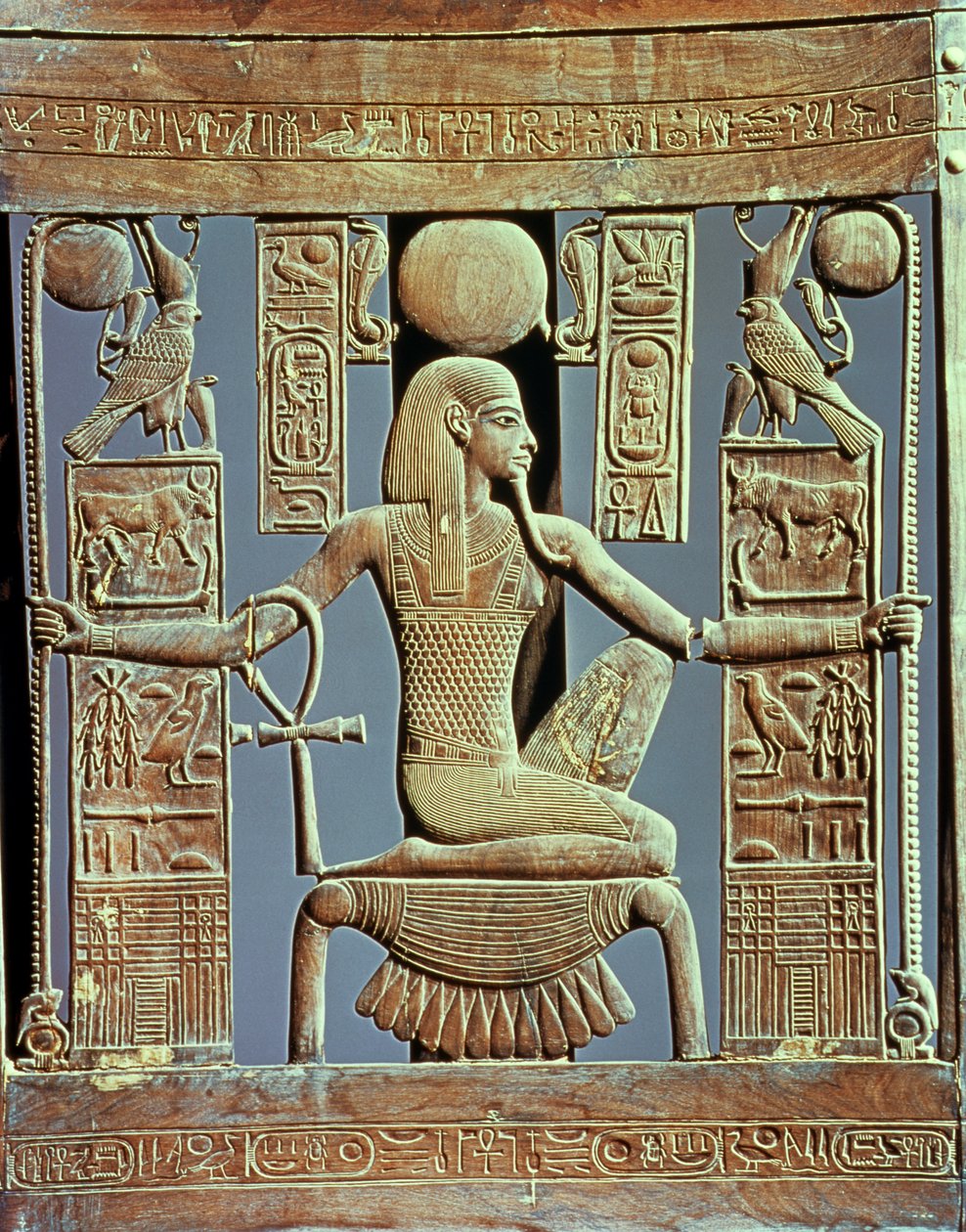 ظهر كرسي من مقبرة توت عنخ آمون (حوالي 1370-52 قبل الميلاد) يصور روح ملايين السنين ، المملكة الحديثة (خشب الأرز) (انظر أيضًا 227983) بواسطة الأسرة الثامنة عشر المصرية