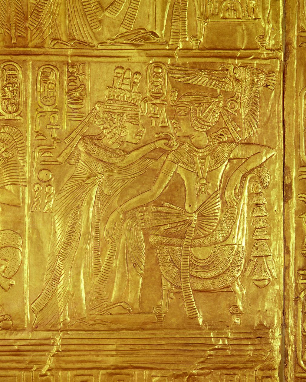 تفاصيل من الضريح الذهبي ، من مقبرة توت عنخ آمون (c.1370-1352 قبل الميلاد) المملكة الجديدة (الخشب المغطى بالجيسو المغطى بالورق الذهبي) بواسطة الأسرة الثامنة عشر المصرية