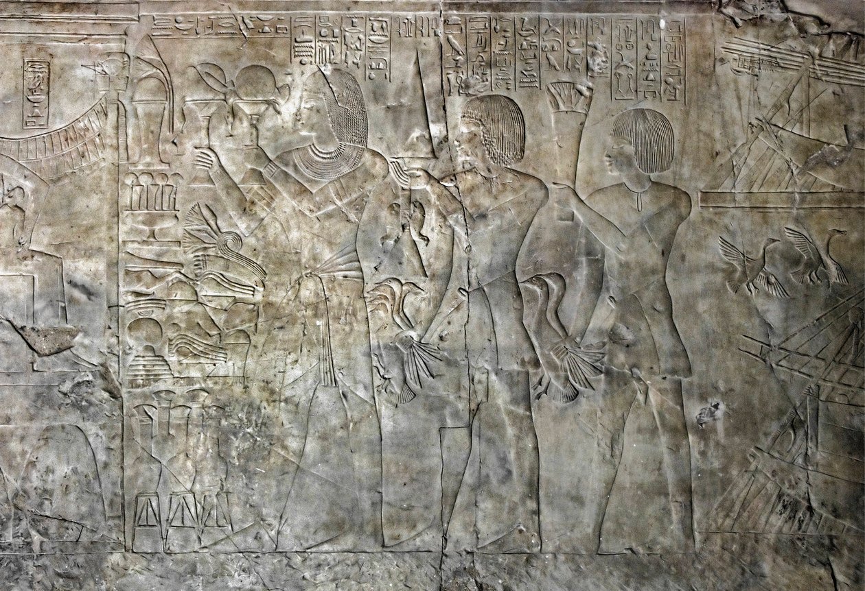 الآثار المصرية القديمة: تصل من قبر خا أم حت (خيمة) مفتش السندرات والكاتب إلى بلاط أمينوفيس الثالث (TT57) الذي يمثل حاملي القرابين. الأسرة الثامنة عشر. 1530-1290 ق. وادي النبلاء. الأقصر ، الضفة الغربية ، مصر بواسطة الأسرة الثامنة عشر المصرية