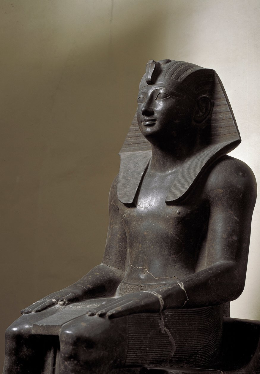الآثار المصرية: نحت من الباسانيت يمثل الحاكم تحتمس (تحتمس أو تحتمس) الثالث (1479-1425 قبل الميلاد) ، الفرعون المصري. خافت. 192 سم. الأسرة الثامنة عشر. تورينو المتحف المصري بواسطة الأسرة الثامنة عشر المصرية
