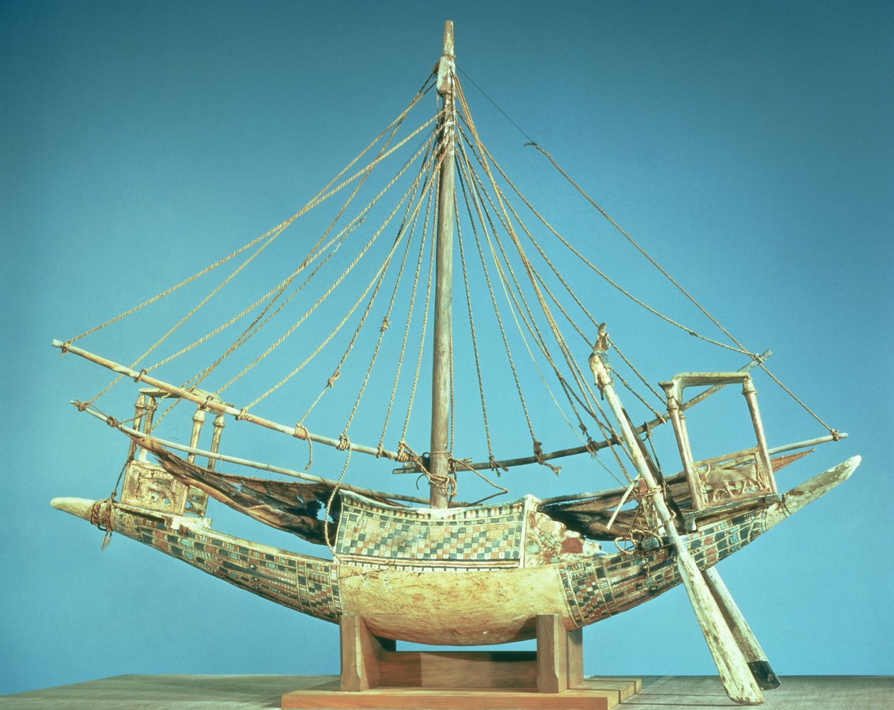 نموذج لأحد قوارب الفراعنة من مقبرة توت عنخ آمون (1370-52 قبل الميلاد) المملكة الحديثة (خشب) بواسطة الأسرة الثامنة عشر المصرية