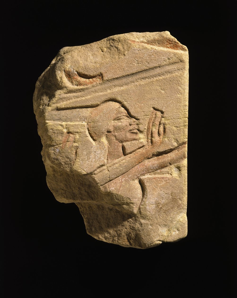 النوبي في لفتة من العشق ، من الكرنك ، مصر ، فترة العمارنة ، المملكة الحديثة ، c.1353-1336 قبل الميلاد (الحجر الرملي) بواسطة الأسرة الثامنة عشر المصرية