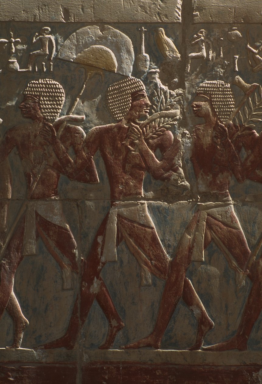 نقش يصور موكبًا تكريما للإلهة حتحور ، التفاصيل ، من معبد حتشبسوت الجنائزي (c.1503-1482 قبل الميلاد) المملكة الجديدة (الحجر الجيري المطلي) (انظر أيضًا 382845) بواسطة الأسرة الثامنة عشر المصرية