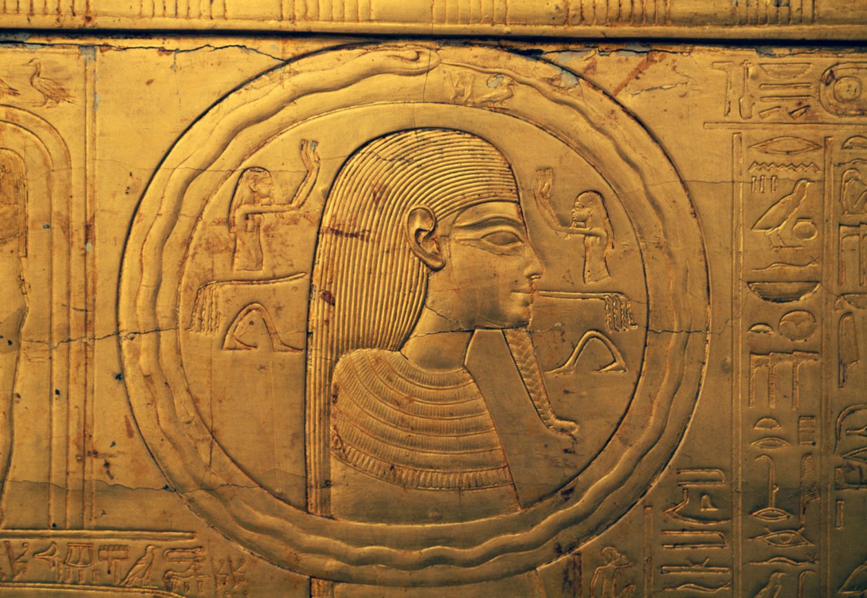 نقش بارز على اللوحة الخارجية اليسرى للمصلى الجنائزي الثاني، خزانة توت عنخ آمون، مصر، الحضارة المصرية، المملكة الحديثة، الأسرة الثامنة عشرة بواسطة الأسرة الثامنة عشر المصرية