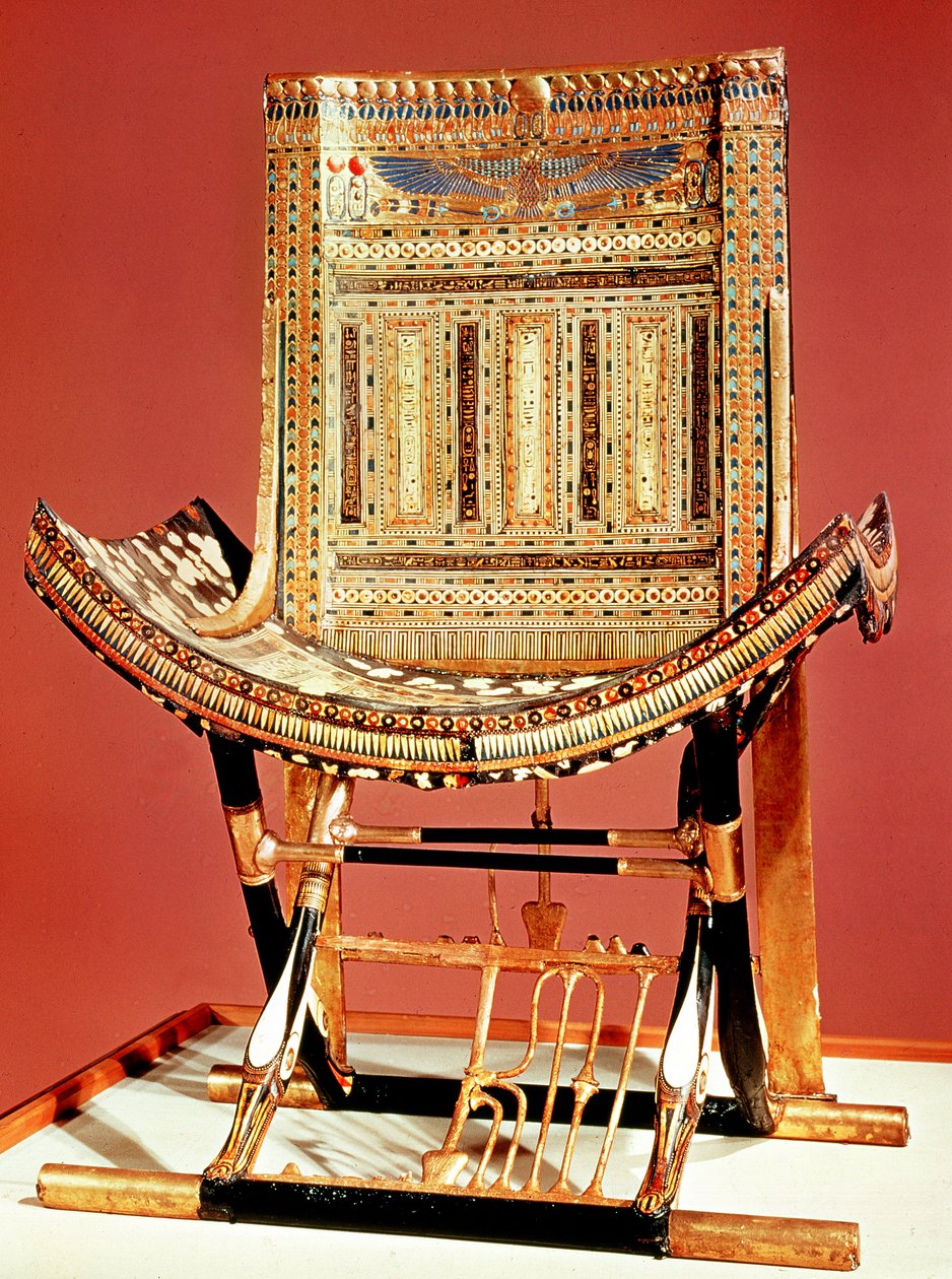 العرش الكنسي للفراعنة ، من مقبرة توت عنخ آمون (1370-52 قبل الميلاد) المملكة الحديثة (خشب مرصع) (انظر أيضًا 59232) بواسطة الأسرة الثامنة عشر المصرية