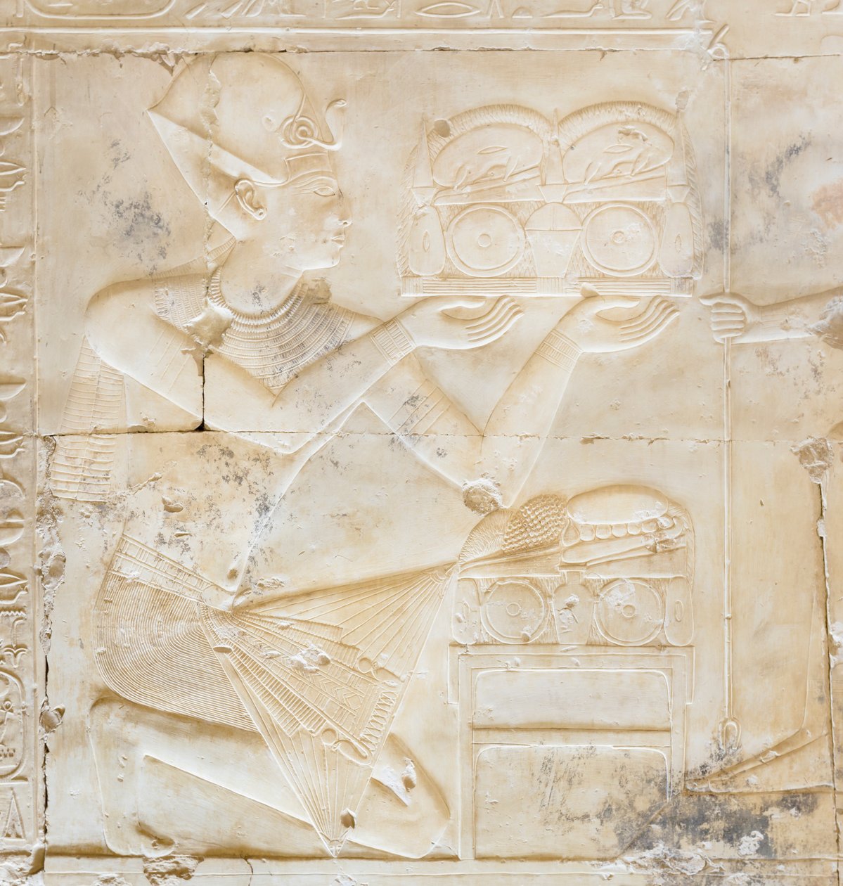 Basrelief ، معبد سيتي الأول ، أبيدوس ، مصر بواسطة الأسرة المصرية التاسعة عشرة