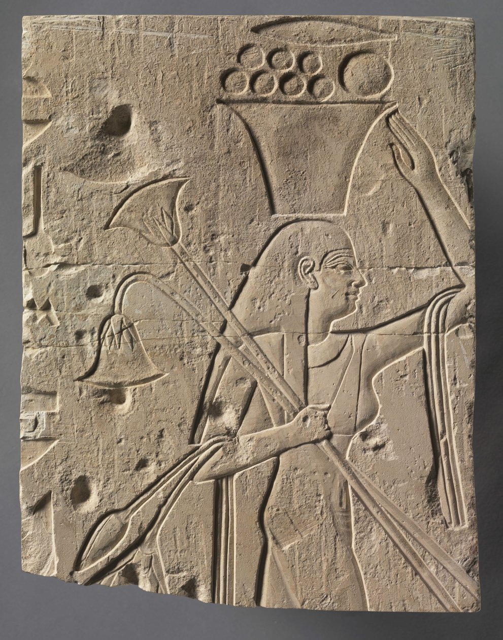 أنثى تقدم حامل ، c.667-647 قبل الميلاد بواسطة الأسرة المصرية السادسة والعشرون