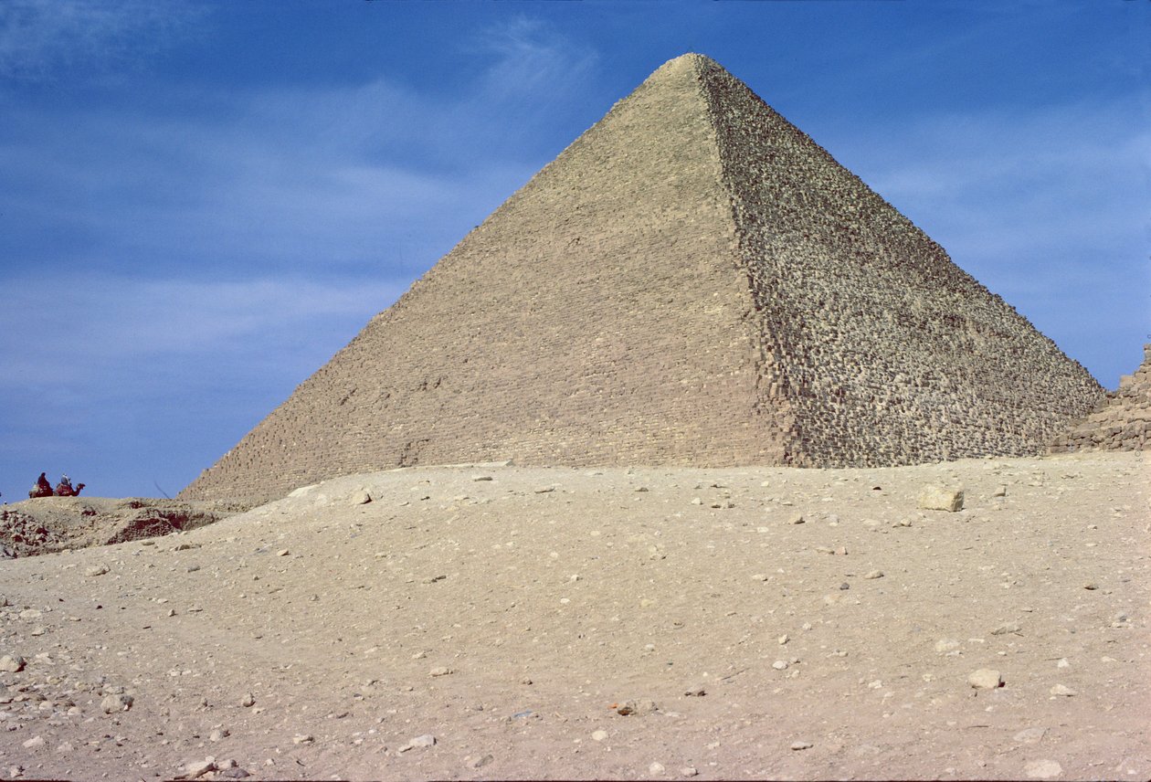 هرم خوفو الكبير (2551-2528 قبل الميلاد) المملكة القديمة بواسطة الأسرة الرابعة المصرية