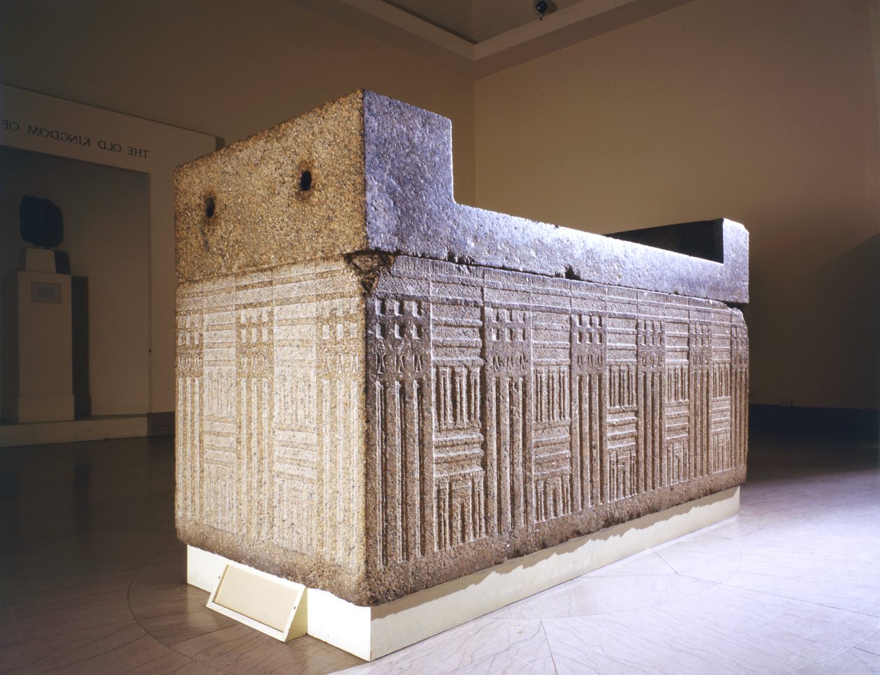 تابوت بغطاء منفصل ، من الجيزة ، مصر ، المملكة القديمة ، c.2555-2532 قبل الميلاد (الجرانيت) بواسطة الأسرة الرابعة المصرية
