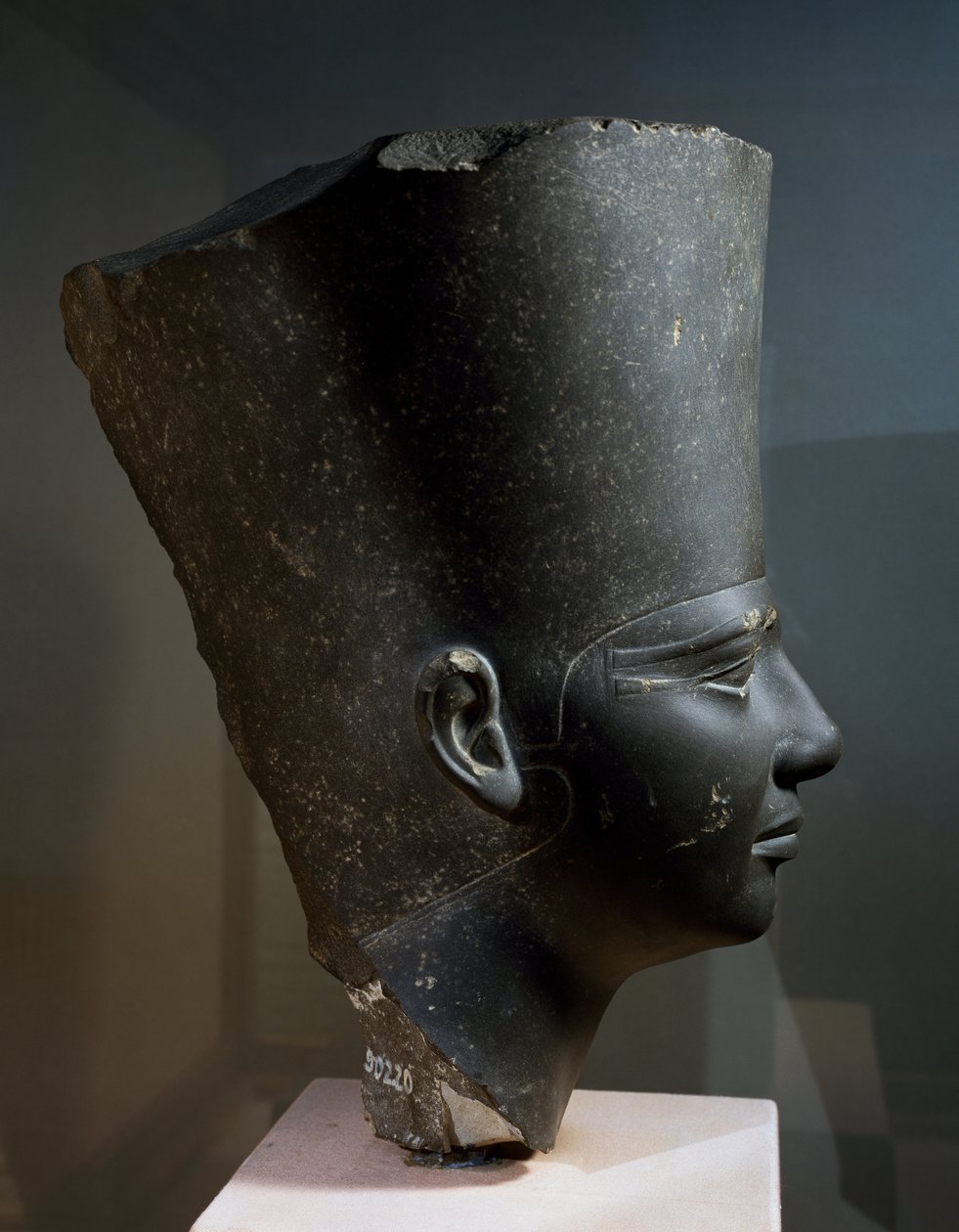 Head of Pharaoh Userkaf, from the Solar Temple of Userkaf at Abusir, Old Kingdom (schist) بواسطة الأسرة الخامسة المصرية