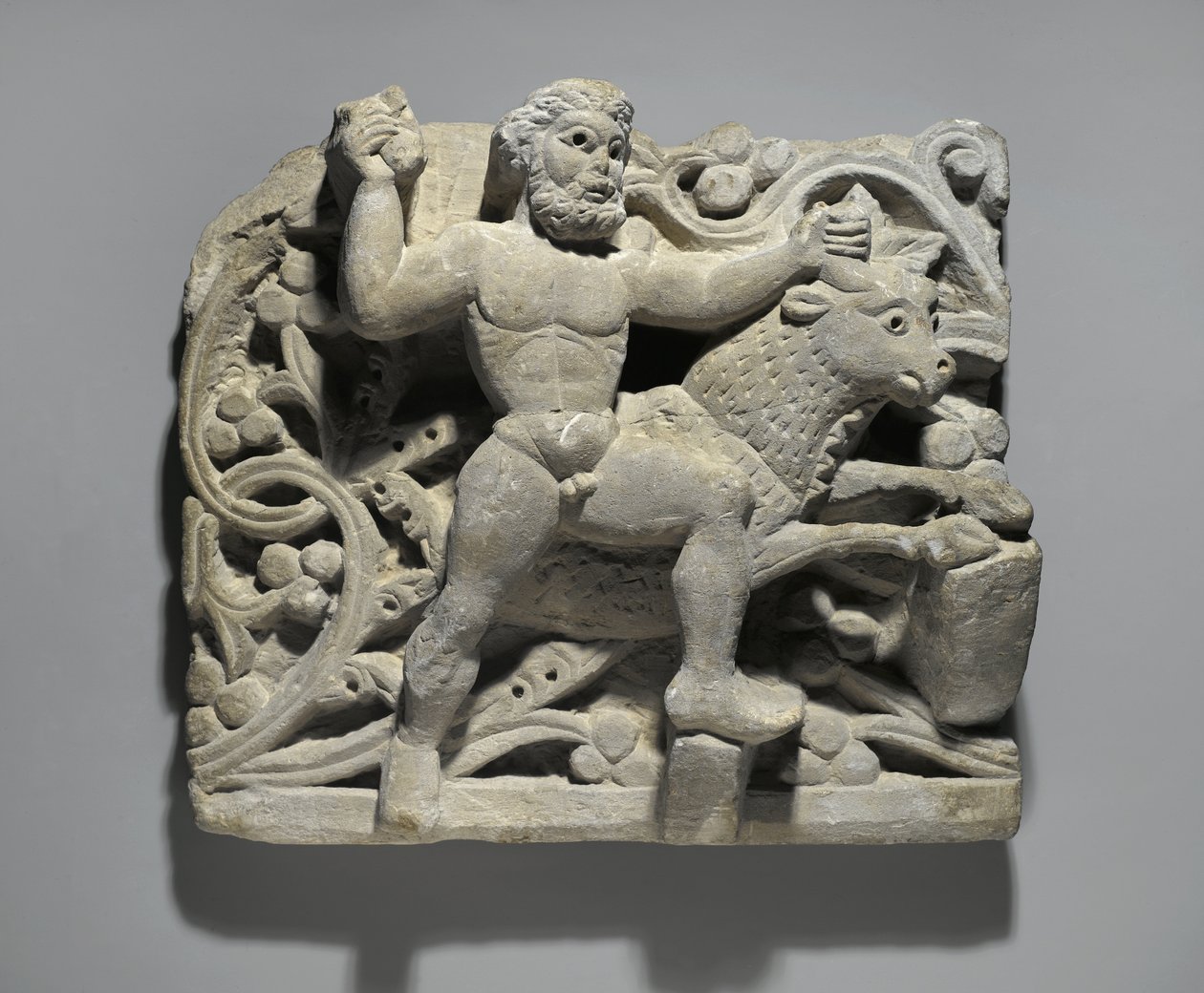هرقل يبتسم Acheloos على شكل ثور ، من Oxyrhynchus ، c.300-500 (الحجر الجيري) بواسطة المدرسة المصرية