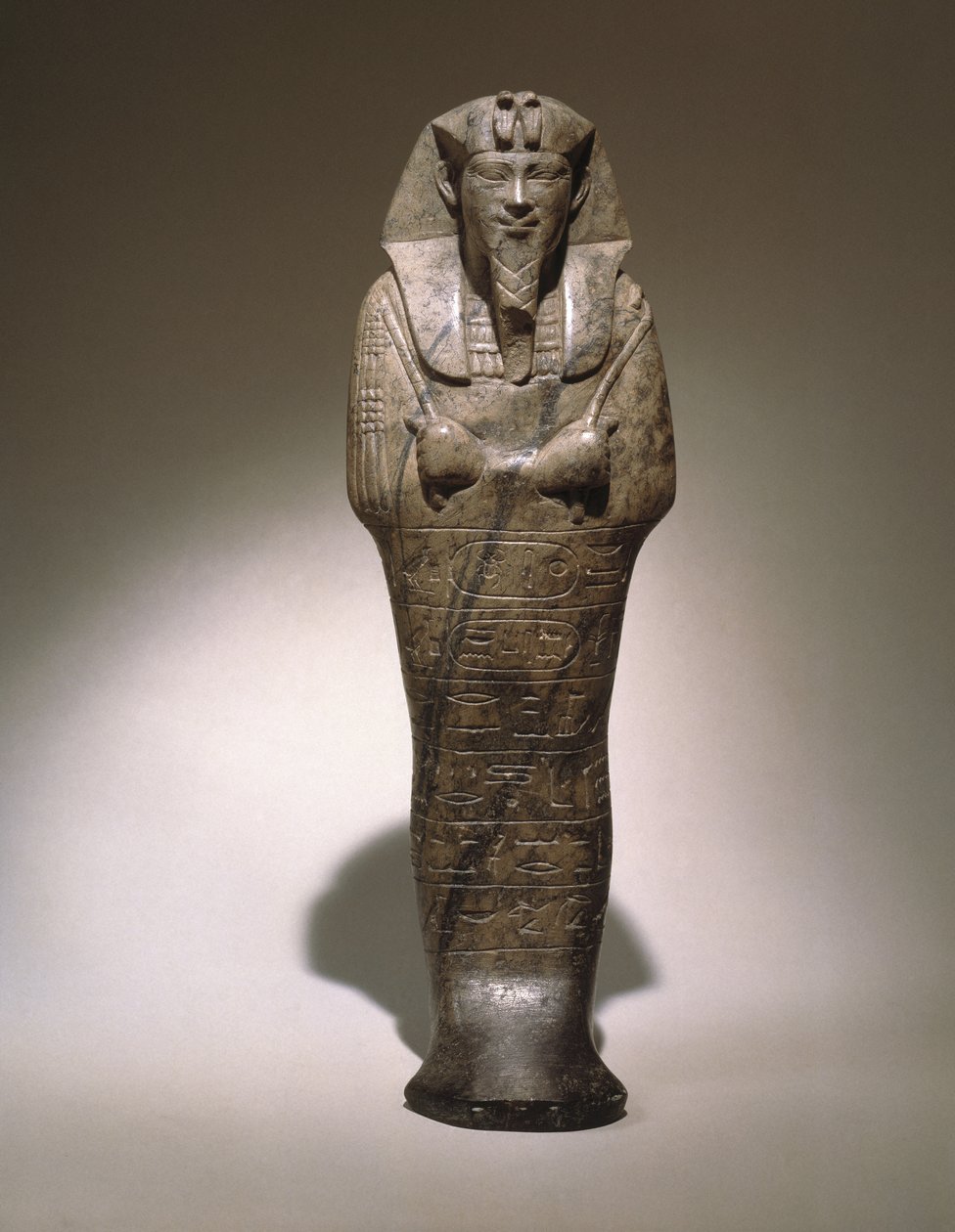 Ushabti of Senkamanseken ، من إثيوبيا (الحجر الجيري الرمادي) بواسطة المدرسة المصرية