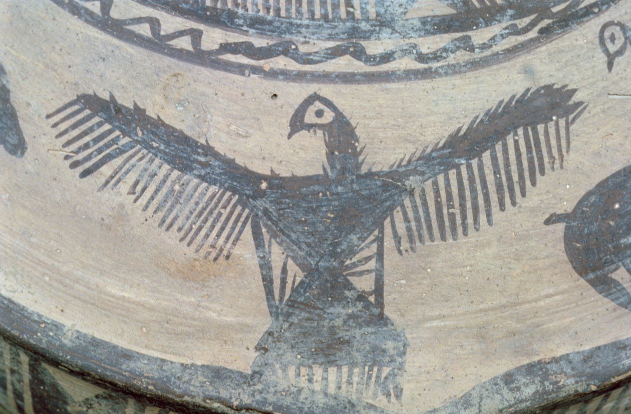 طائر جارح مفتوح الجناح ، من الوجه العلوي لسفينة كبيرة ، Fasa Ware ، c.2000 قبل الميلاد (الطين المطلي) (التفاصيل) (انظر أيضًا 179137) بواسطة العيلامية