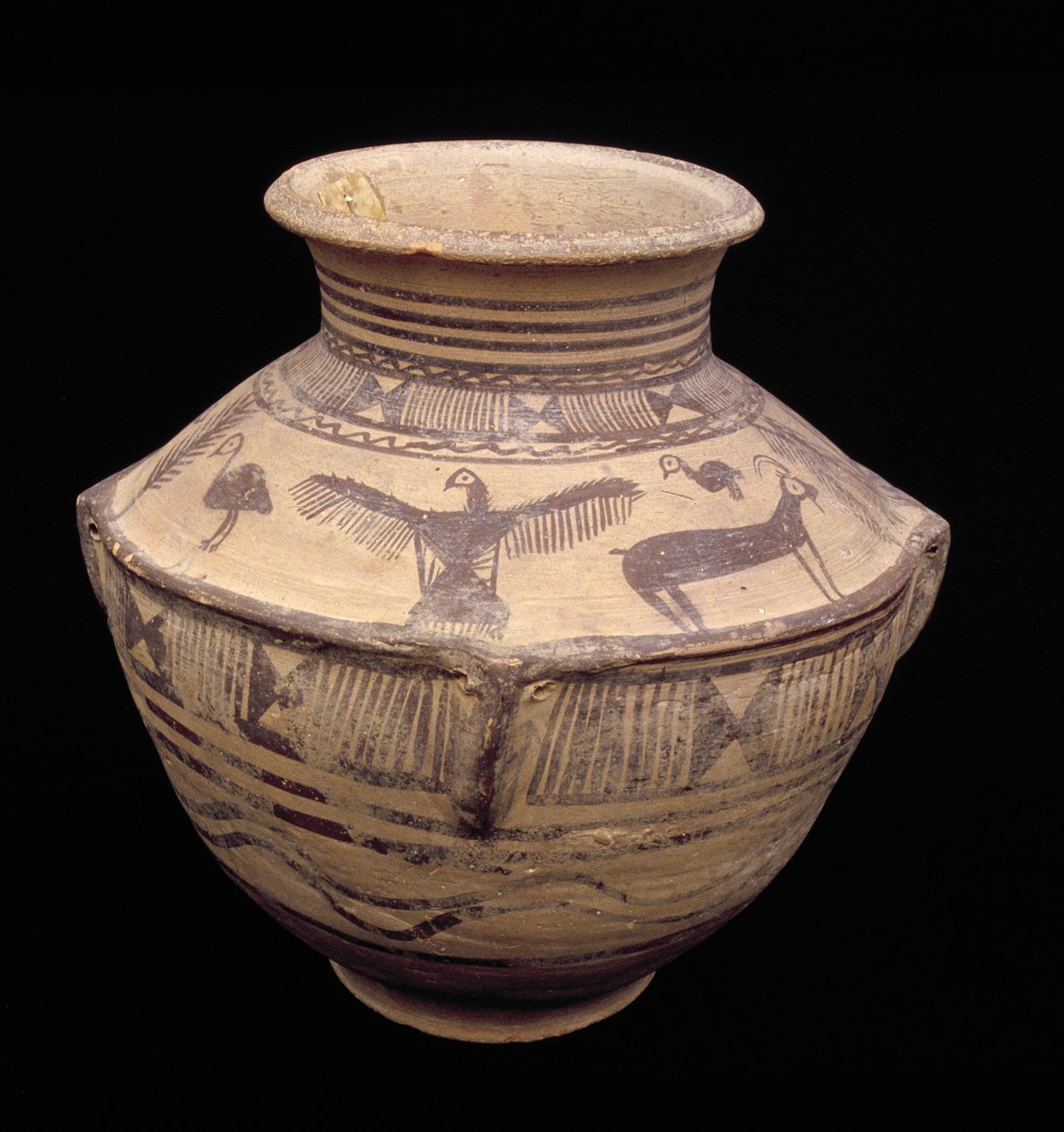 سفينة تصور طائر جارح مفتوح الجناح وحيوانات أخرى ، Fasa Ware ، c.2000 قبل الميلاد (الطين) (انظر 179130 لمزيد من التفاصيل) بواسطة العيلامية