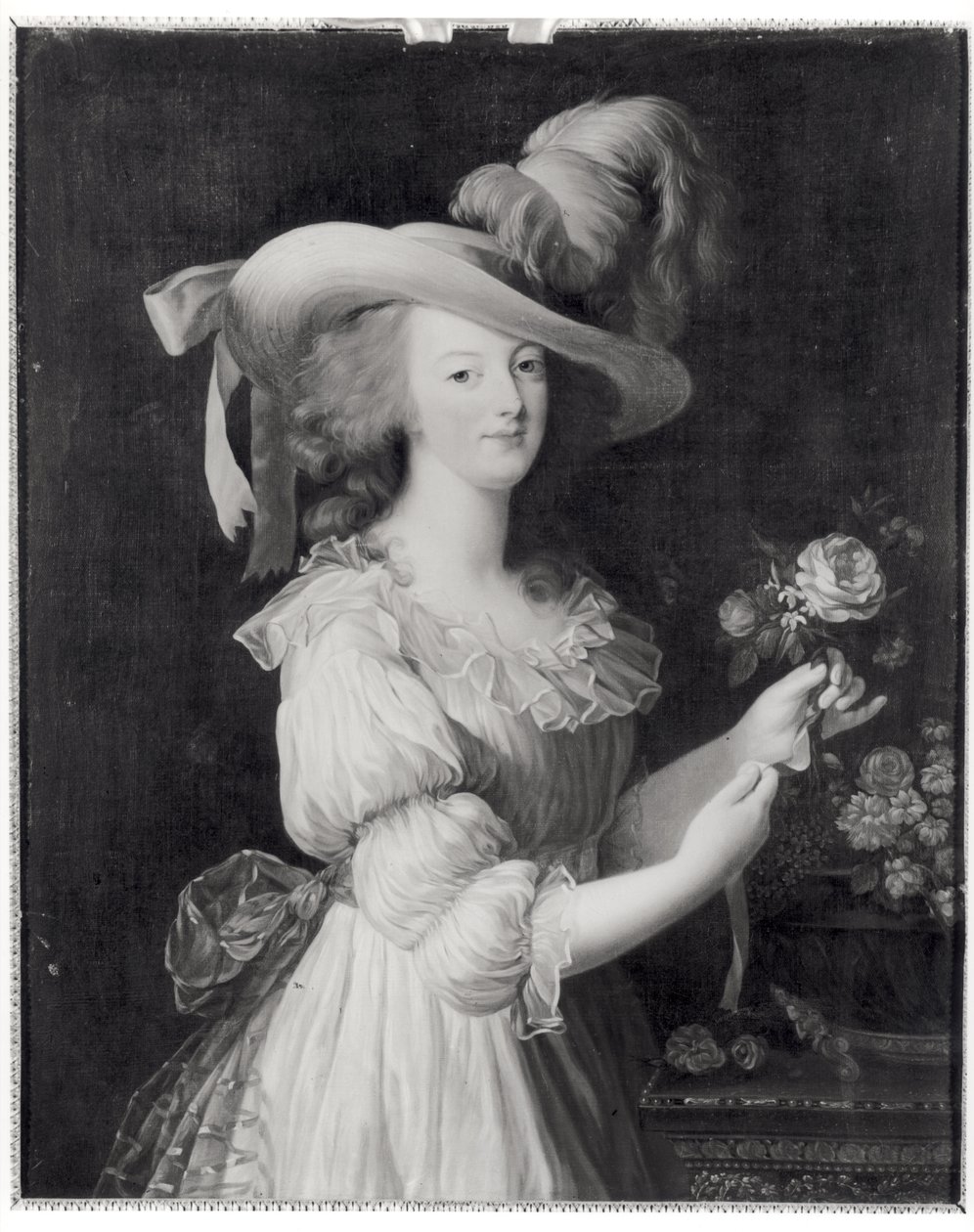 نسخة من صورة ماري أنطوانيت (1755-1793) بعد عام 1783 (زيت على قماش) (صورة بالأبيض والأسود) بواسطة إليزابيث لويز (بعد) فيجي ليبرون