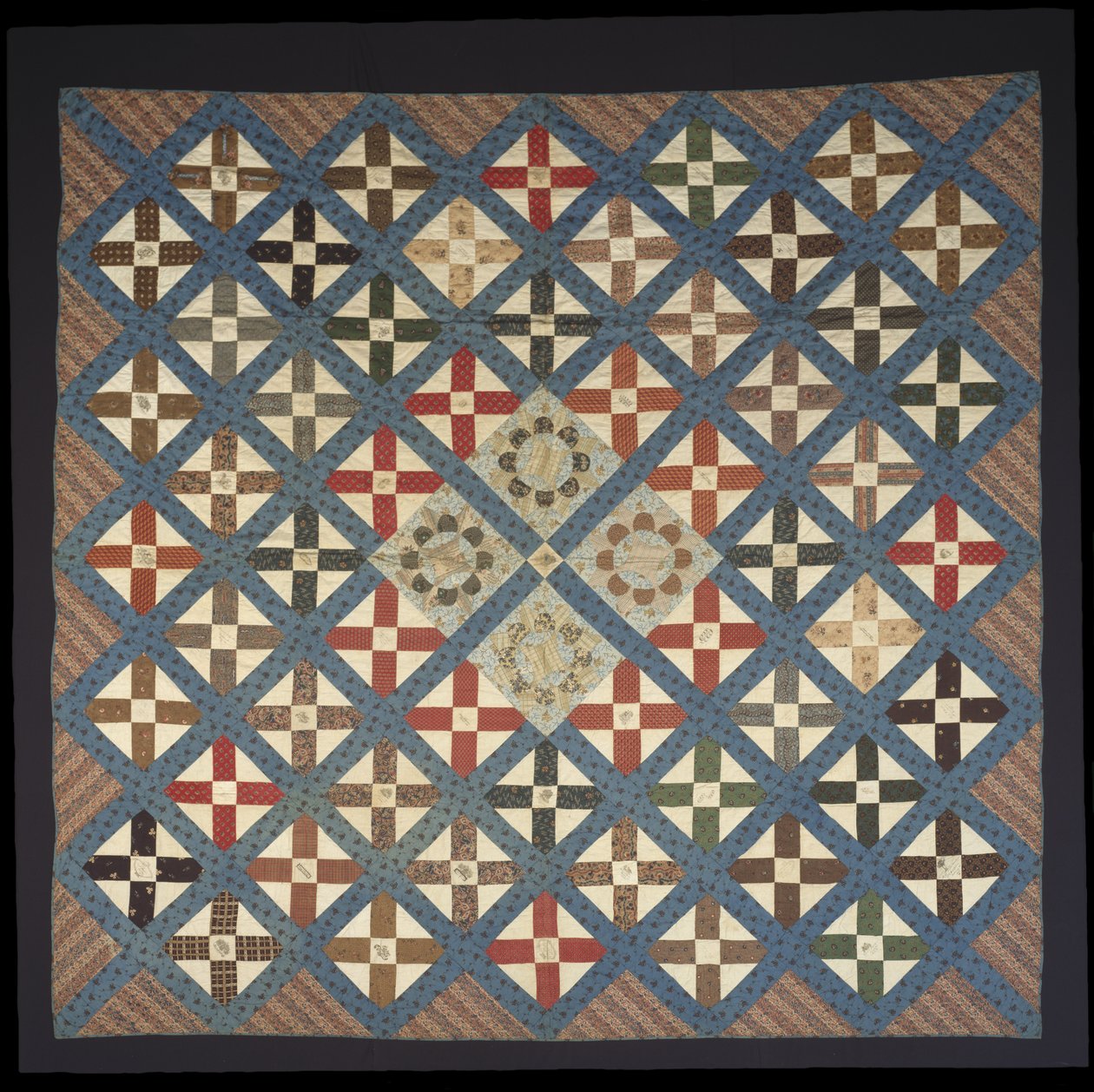 Piecework Autograph Cross Friendship Quilt بواسطة إليزابيث سي