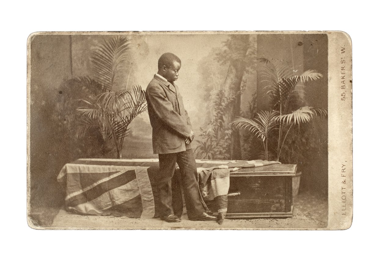 جاكوب وينرايت مع نعش ليفينجستون ، لندن ، 1874 (طبعة زلال) بواسطة إليوت وفري ستوديو