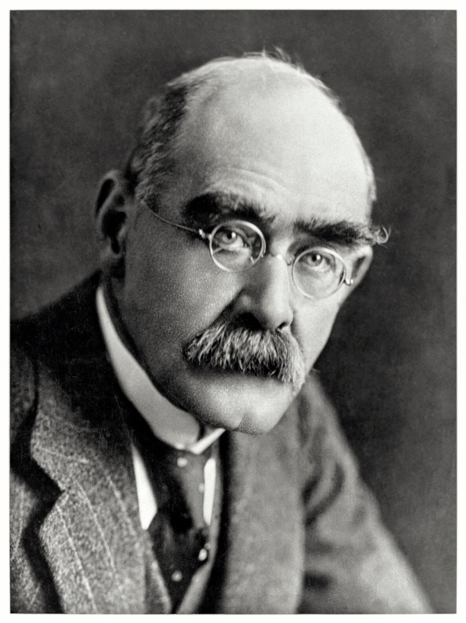 روديارد كيبلينج (1865-1936) الكاتب الإنجليزي أكثر ما يتذكره الكاتب قصائده "Just So Stories" و "The Jungle Book". بواسطة استوديو إليوت وفراي للتصوير الفوتوغرافي