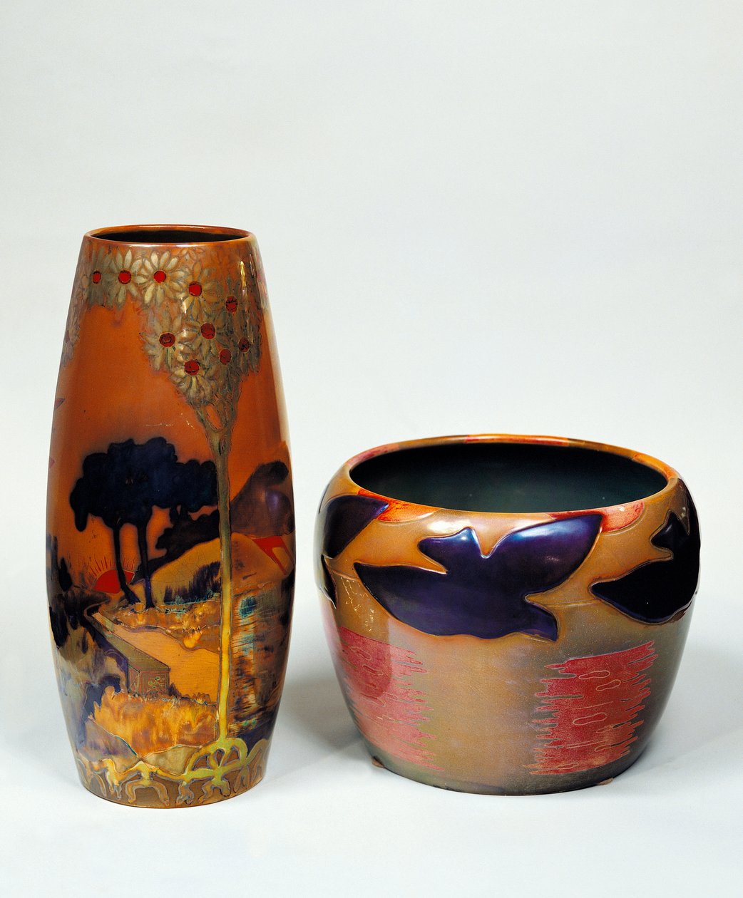 Cameo glass vases with globular bodies بواسطة اميل جالي