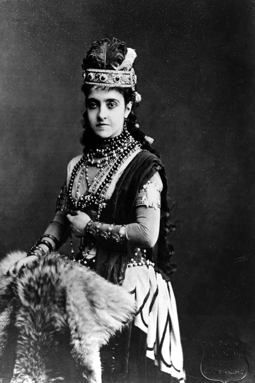 أديلينا باتي في دور عايدة ، 1876 بواسطة مصور انجليزى