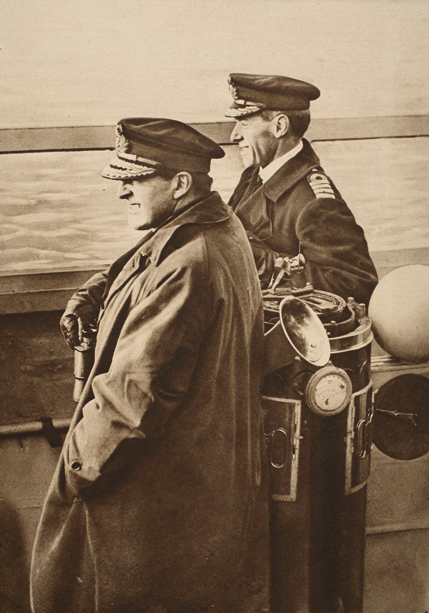 الأدميرال بيتي ، مع كابتن فلاج تشاتفيلد ، يشاهد استسلام الأسطول الألماني ، 1918 (صورة بني داكن) بواسطة مصور انجليزى