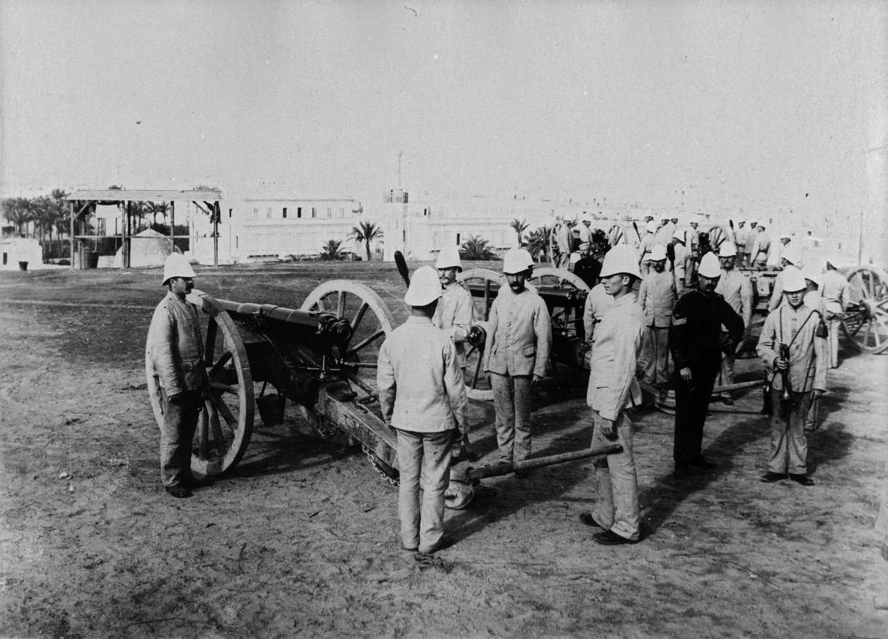 رجال المدفعية البريطانية بمسدس ، 1882-3 بواسطة مصور انجليزى