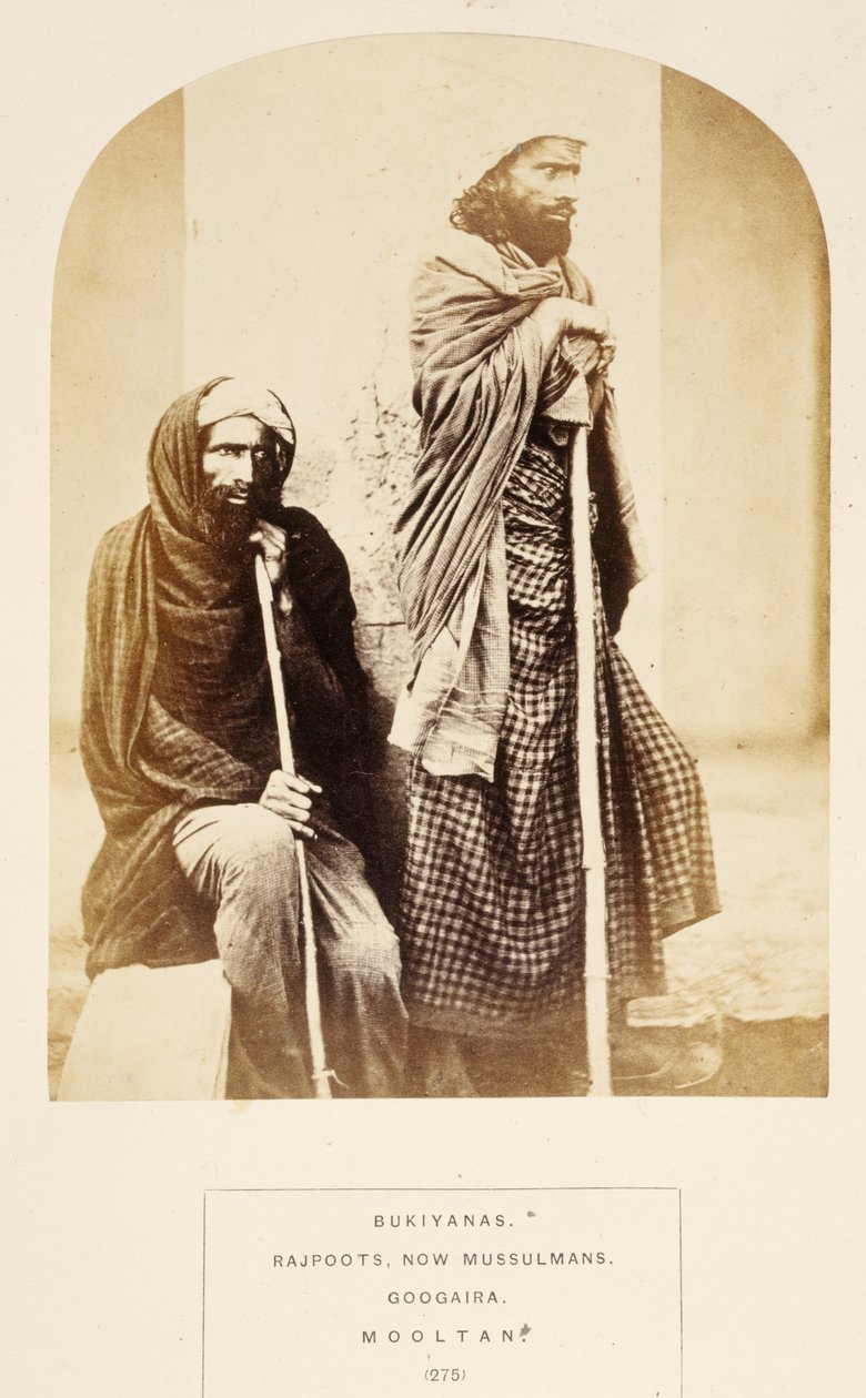 Bukiyanas ، Rajpoots ، الآن Mussulmans ، Googaira ، Mooltan ، من The People of India ، بقلم J. Forbes Watson ، تم نشره عام 1868 (طبعة زيلية) بواسطة مصور انجليزى