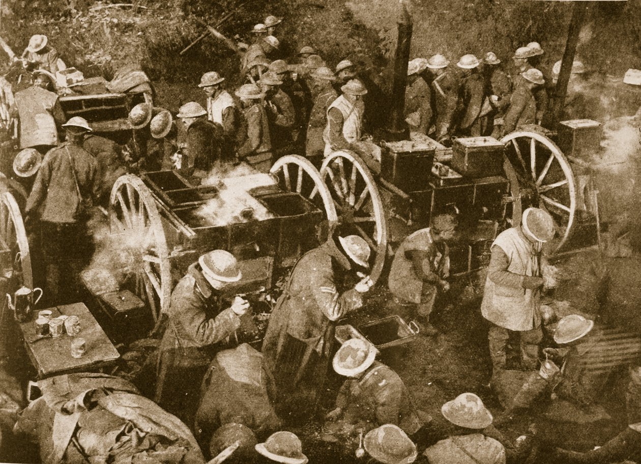 ساعة مزدحمة في المطابخ الميدانية المحمولة في Ancre ، 1914-1919 بواسطة مصور انجليزى